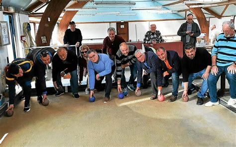 Taul Seize Doublettes Form Es Au Premier Concours Annuel De Boules