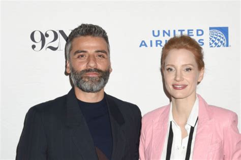 Oscar Isaac Didn T Feel Awkward Doing Sex Scenes With Close Pal Jessica