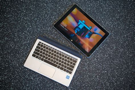 Up close with HP's Elite x2 hybrid - CNET