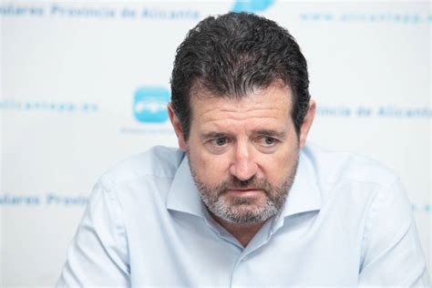 Jos C Scar Dimite Como Presidente Del Pp En Alicante Y Cede El Mando A