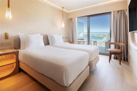 Quartos e Suites com Vista Mar| Evolution Cascais-Estoril