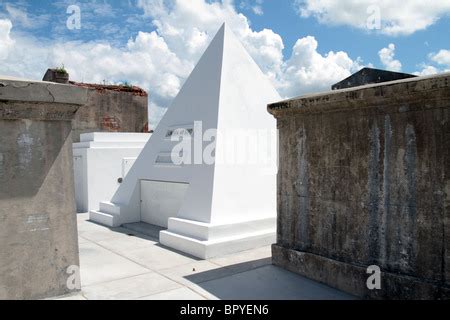 Nicolas Cage Pyramid Crypt In New Orleans Stock Photo, Royalty Free ...