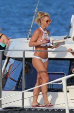 Britney Spears In Bikini At A Boat In Hawaii Hawtcelebs Hot Sex Picture