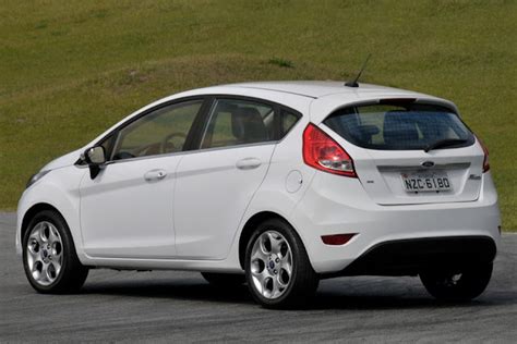 Booms Blog Ford New Fiesta Hatch chega às concessionárias