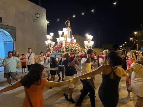 La misa y procesión en honor a Santo Domingo ponen el broche final a