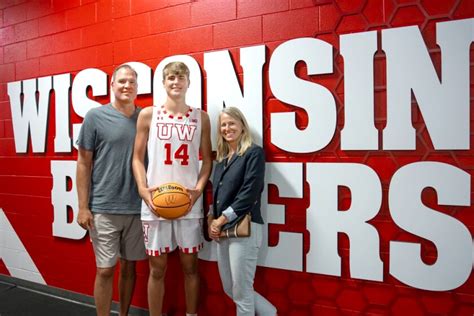 Nolan Winter chooses Wisconsin for basketball - The Globe | News ...