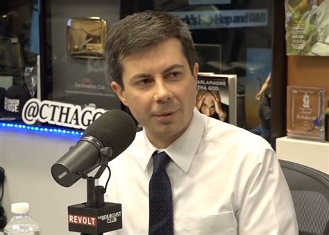 Openly Gay Democratic Presidential Candidate Offers To Broker Peace Deal With Chick Fil A