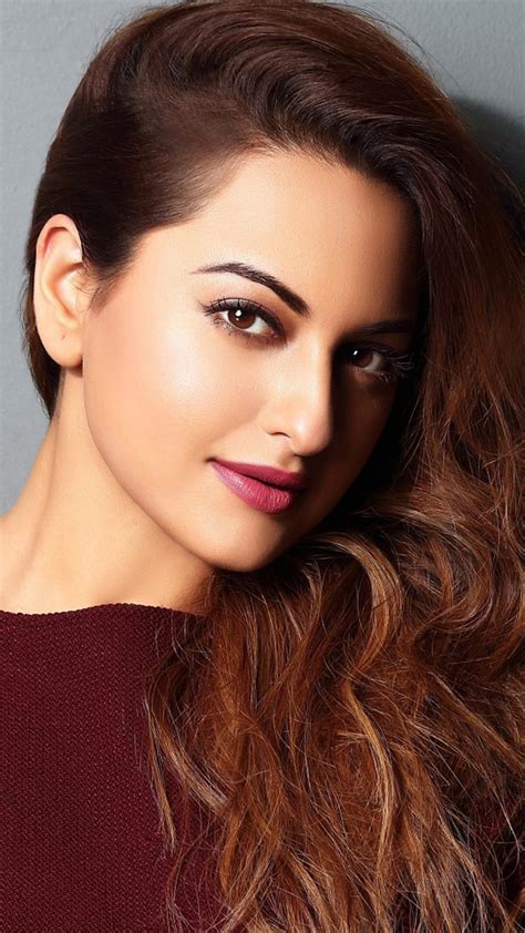 Sonakshi Sinha Wallpapers 2022 Hd