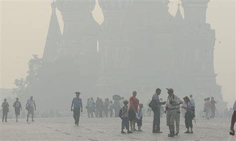 Thick Smog Blankets Moscow As Smoke Blows In From Huge Wildfires Nearby