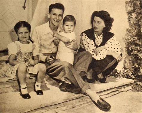 Frank Sinatra’s family | Frank sinatra, Sinatra, Couple photos