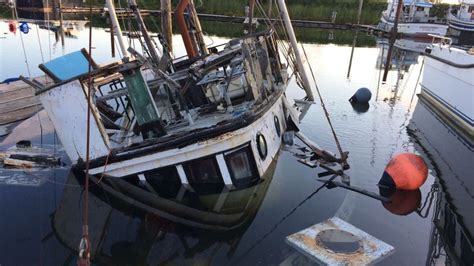 Us Coast Guard Responds To Sunken Fishing Vessel In Oregon