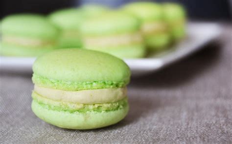 Les macarons ganache montée à la pistache Emilie Ramène sa Fraise