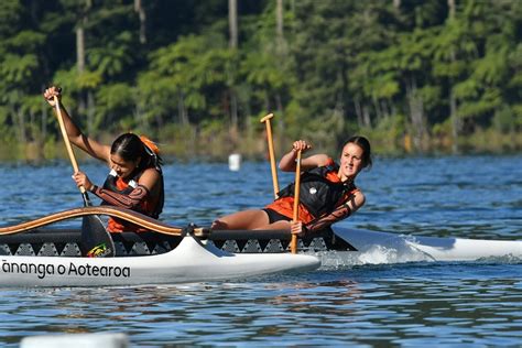 SunLive - Secondary school Waka Ama teams do battle - The Bay's News First