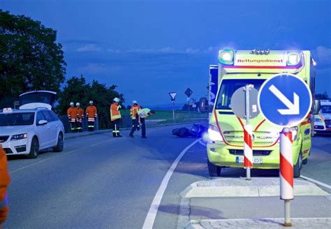 Motorradfahrer Verletzt Sich Bei Sturz Auf L 333 Schwer