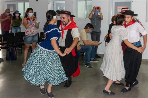 El Chamamé con Todos llegó a pura música y danza al Hospital Vidal