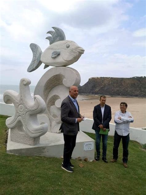 Inaugurada Escultura Na Praia De Odeceixe Postal Do Algarve