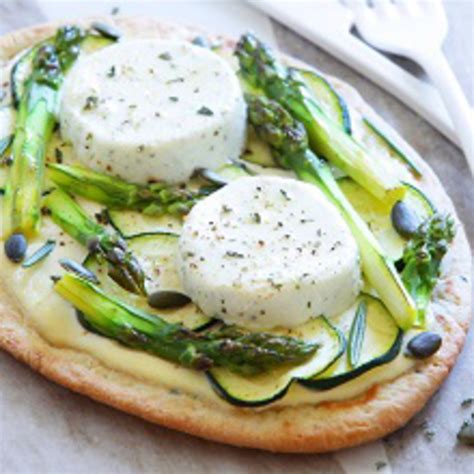 Pizza Naan Aux Courgettes Asperges Et Chèvre Frais Soignon