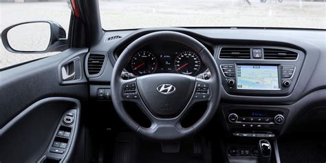 Hyundai i20 Interior & Infotainment | carwow