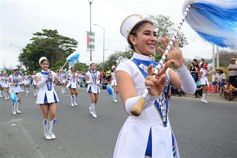 Portoviejo Celebra Sus A Os De Independencia Con Un Desfile El