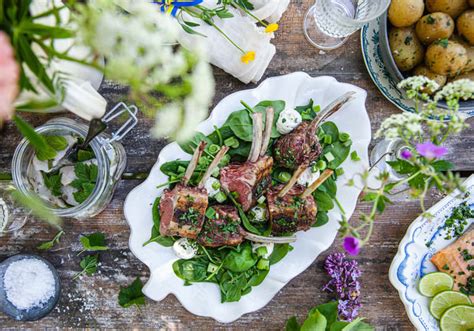 Grillade lammracks med parmesancrème och örtpotatis folk o folk