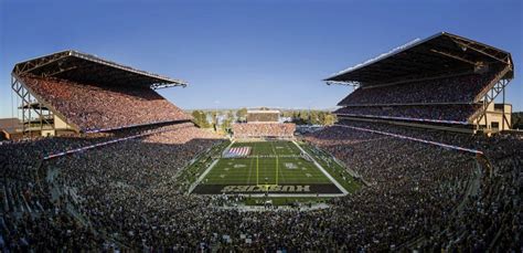 Husky Stadium naming rights to Alaska Airlines for $41M - Football ...