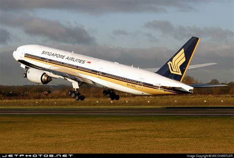 9V SVL Boeing 777 212 ER Singapore Airlines IAN CHANTLER JetPhotos