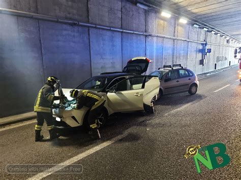 Incidente Nel Tunnel Di Corso San Maurizio Tre Auto Coinvolte Code E