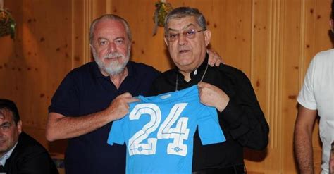 Curiosità Napoli il cardinale Sepe rifiuta di benedire la maglia