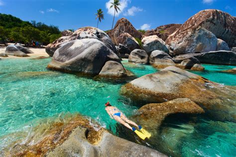 Esta Playa Cristalina Con Rocas Gigantes Es Una De Las Más Curiosas Y