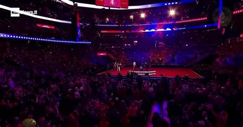 Trump Balla Ymca Coi Village People Sul Palco Della Capital One Arena