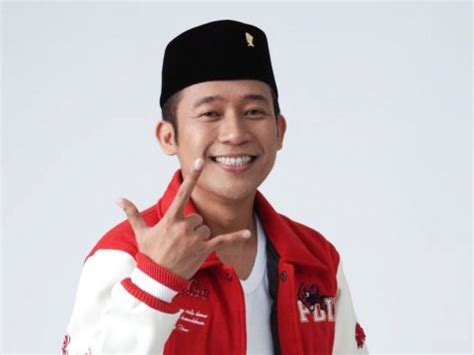 Lolos Ke Senayan Pelawak Denny Cagur Siap Bantu Komeng Realisasikan