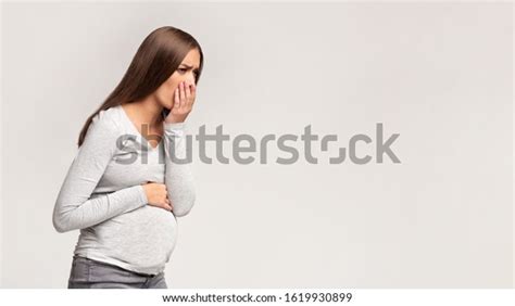 2 096 Pregnant Women Vomit Images Stock Photos Vectors Shutterstock