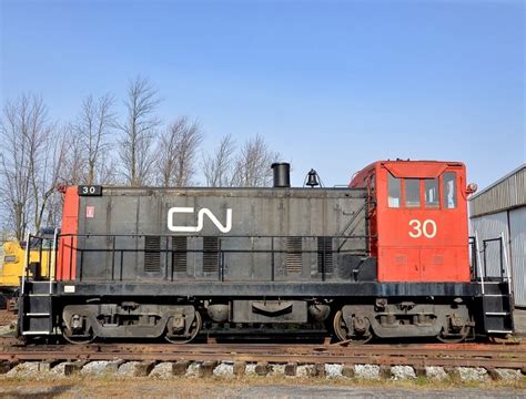 Canadian National Railway, GE 70-ton switcher 4-axle diesel-electric locomotive in St-Constant ...