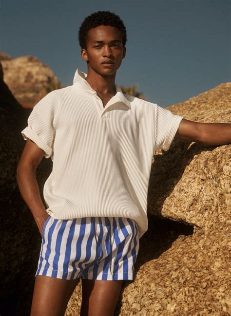 Beach Chic: H&M's Trendy Summer Styles – The Fashionisto