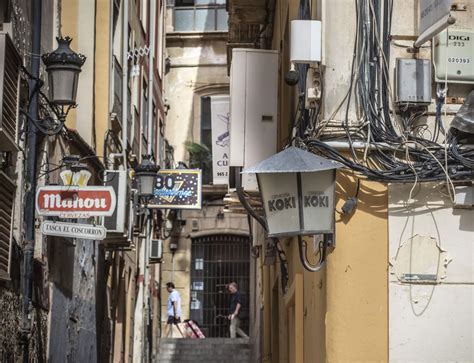 Los Vecinos Del Casco Antiguo De Alicante Hartos Del Ruido Nocturno