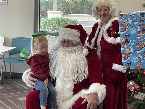 Obituary: Honoring the Memory of Pamela Hensley 6