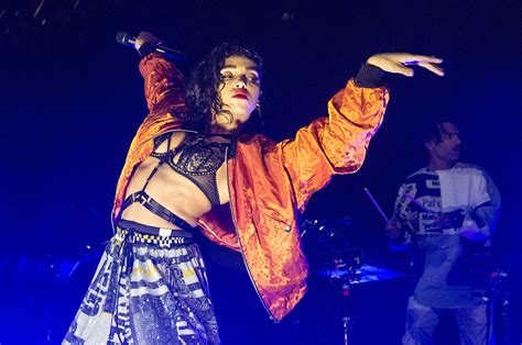 Fka Twigs Streams New M3ll155x Ep Online With Self Directed Film Watch