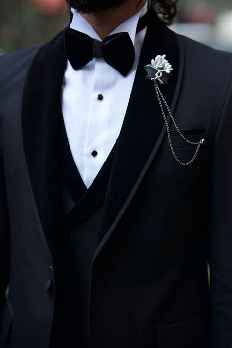 Black Velvet Shawl Lapel Wedding Tuxedo For Men