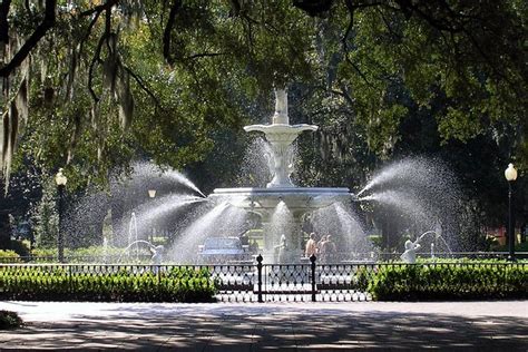 Savannahs Historical Gates And Gardens Tour Triphobo