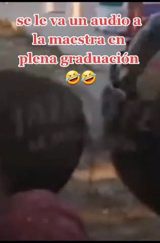 Maestra de kínder pone por error audio íntimo en plena graduación YouTube