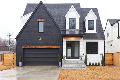 7 Black Craftsman House Exteriors That Will Convince You To Try A