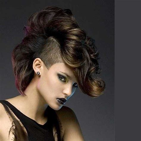 12 Modern And Latest Funky Hairstyles For Women In 2020 Styles At Life Funky Hairstyles