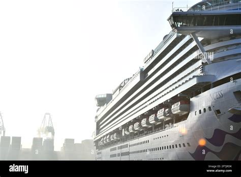 Cruise ship port of Los Angeles California Stock Photo - Alamy