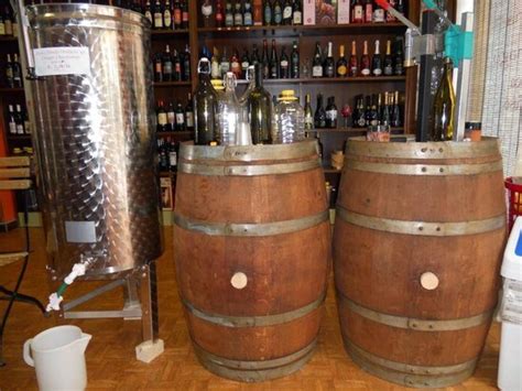 La Vineria Di Colnago Enoteca Con Cantina Vini Sfusi E Alcolici Pub