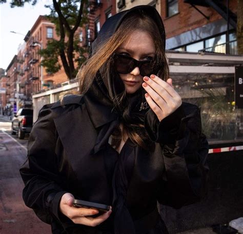 Pin by Kelley Mackenroth on anna delvey style in 2023 | All black outfit, Black outfit, Types of ...