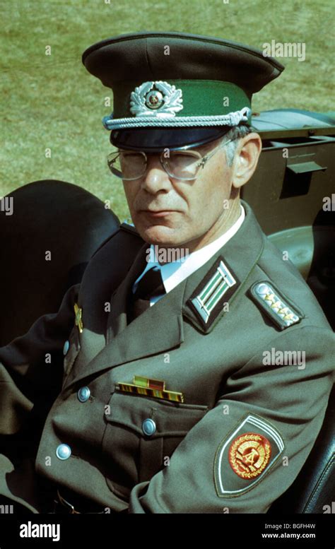 Nva Army Officer Fotos Und Bildmaterial In Hoher Auflösung Alamy