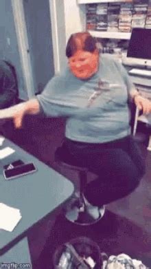 Fat Woman Falling GIFs | Tenor