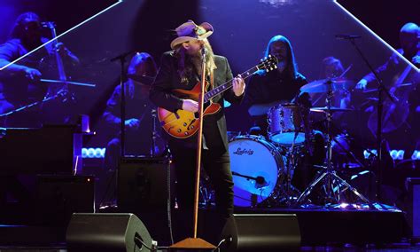 Chris Stapleton Announces New 2022 Tour Dates