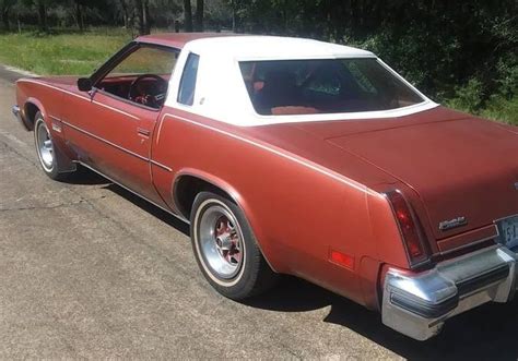 1977 Oldsmobile Cutlass Supreme 2 Barn Finds