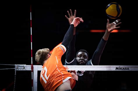 Ziraat Bankkarta bir Hollandalı daha Voleybolunsesi